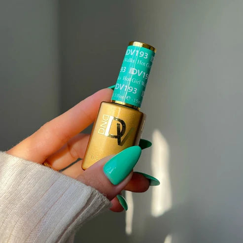 DND DIVA Duo Gel Matching Color 193 Hot Girl Walks
