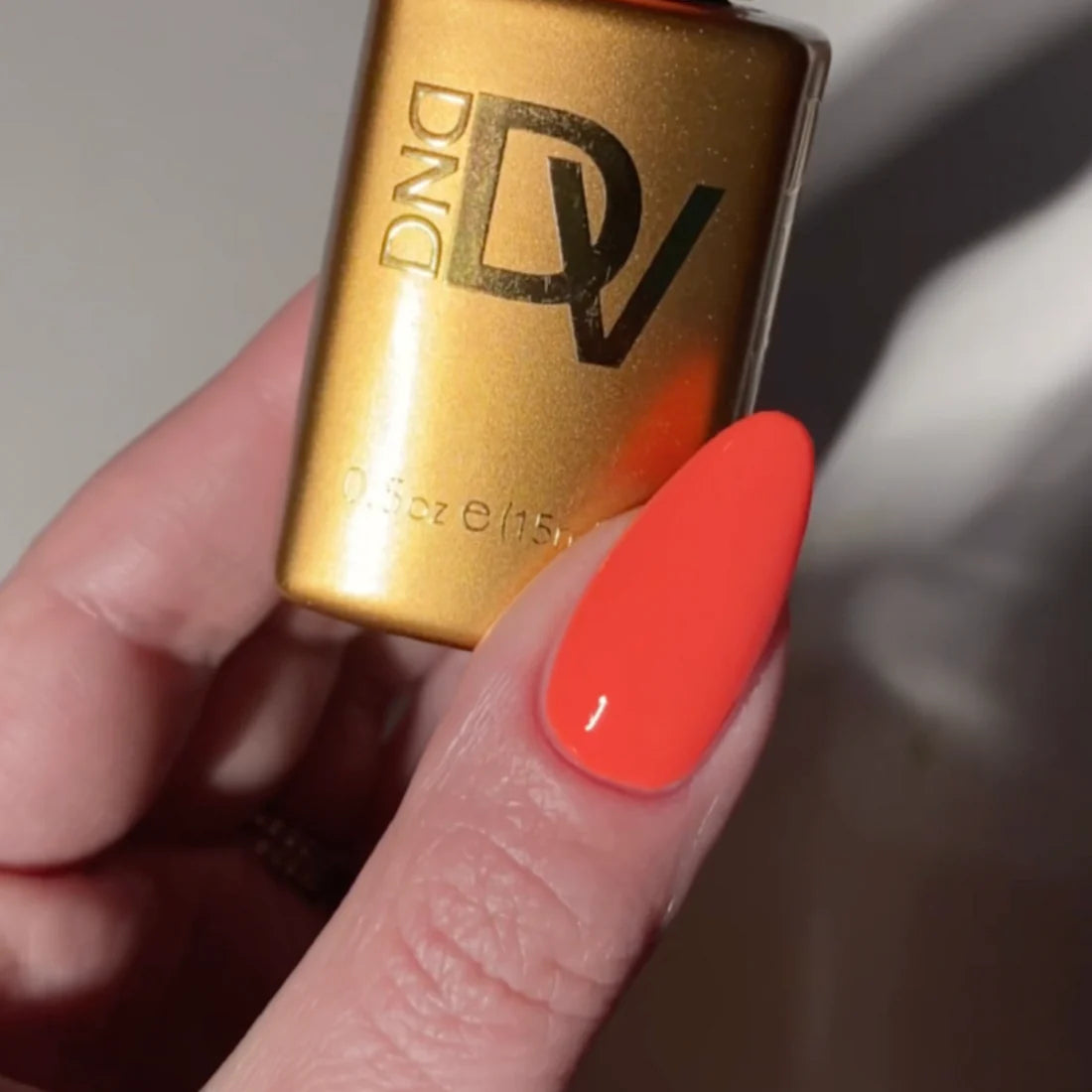 DND DIVA Duo Gel Matching Color 210 Sunkissed Coral